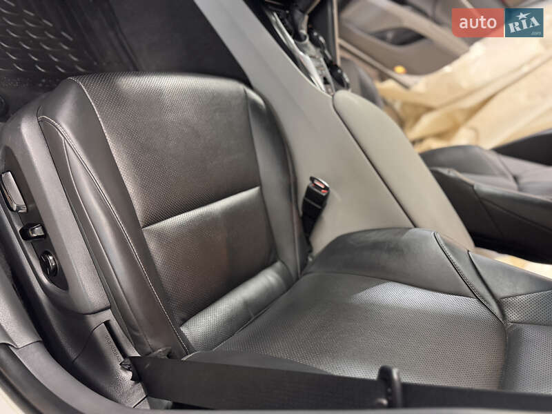 Седан Toyota Camry 2019 в Харькове