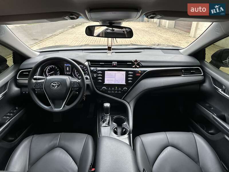 Седан Toyota Camry 2017 в Одессе