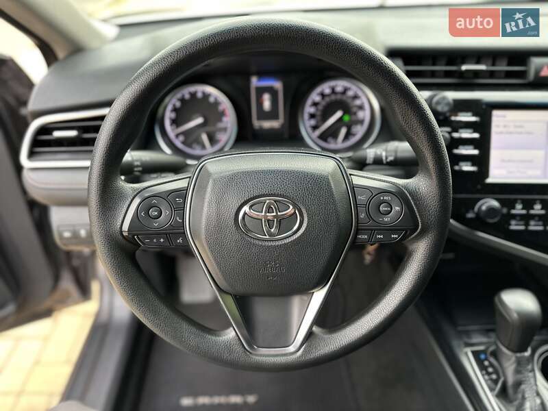 Седан Toyota Camry 2017 в Одессе