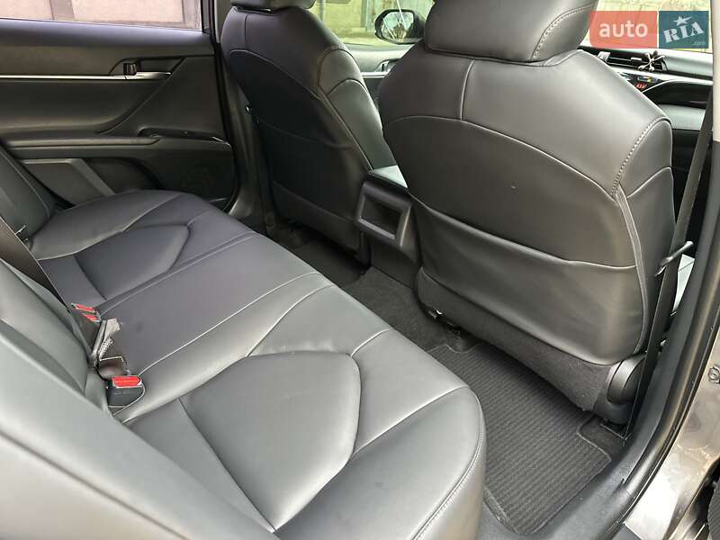 Седан Toyota Camry 2017 в Одессе