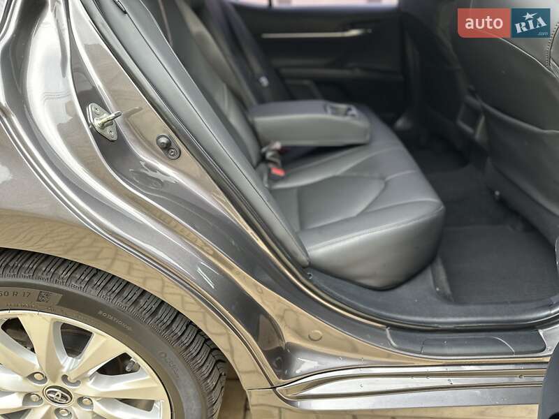 Седан Toyota Camry 2017 в Одессе