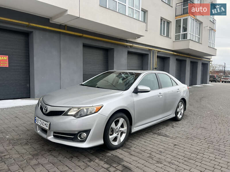 Седан Toyota Camry 2013 в Вінниці