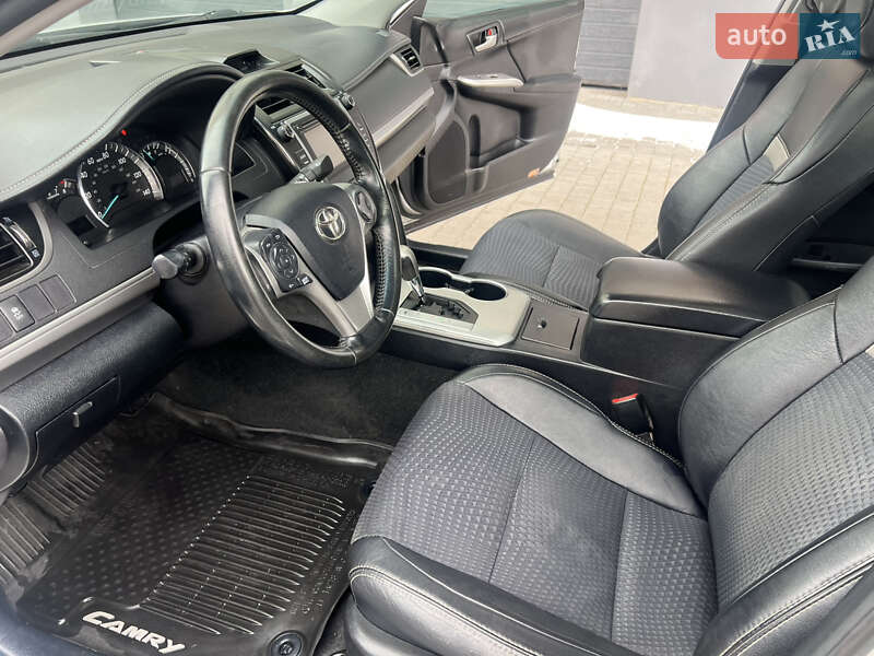 Седан Toyota Camry 2013 в Вінниці