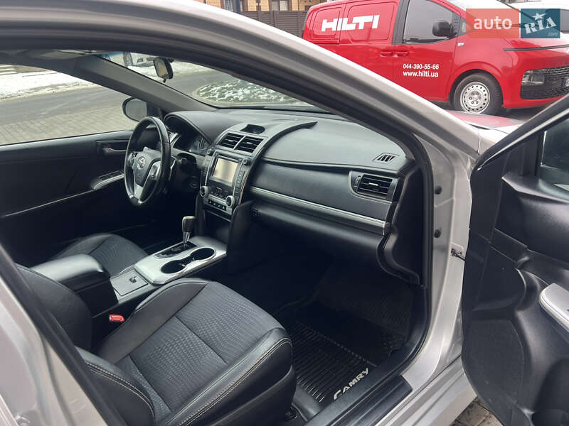 Седан Toyota Camry 2013 в Вінниці