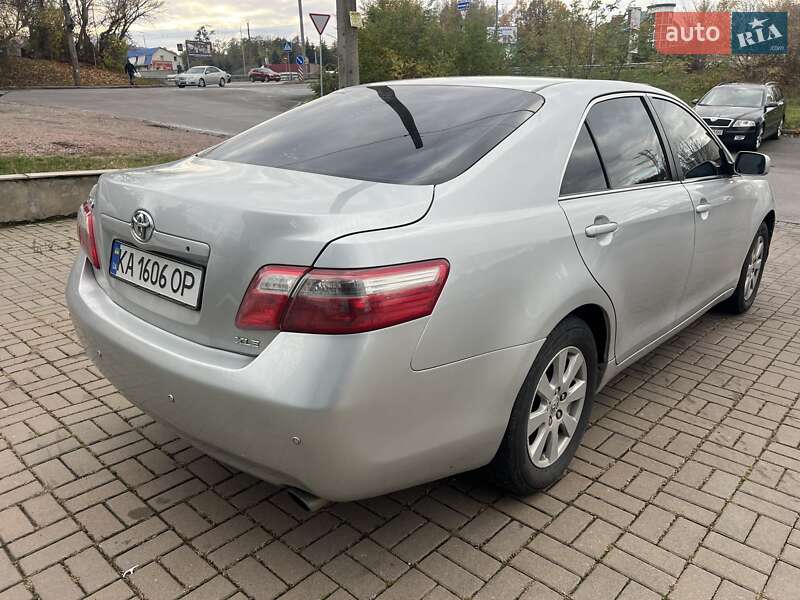 Седан Toyota Camry 2008 в Києві