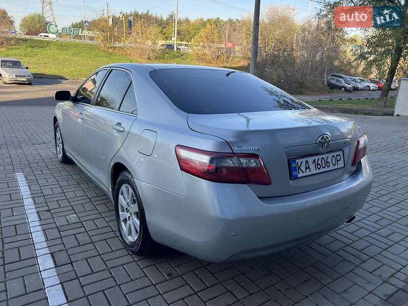 Седан Toyota Camry 2008 в Києві