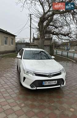 Седан Toyota Camry 2015 в Ширяєвому