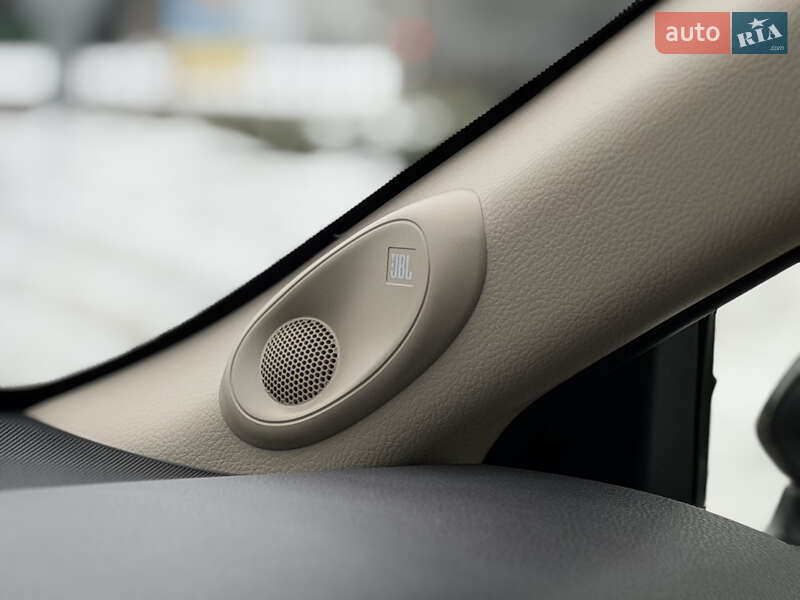 Седан Toyota Camry 2019 в Киеве фото 23 Седан Toyota Camry 2019 в Киеве