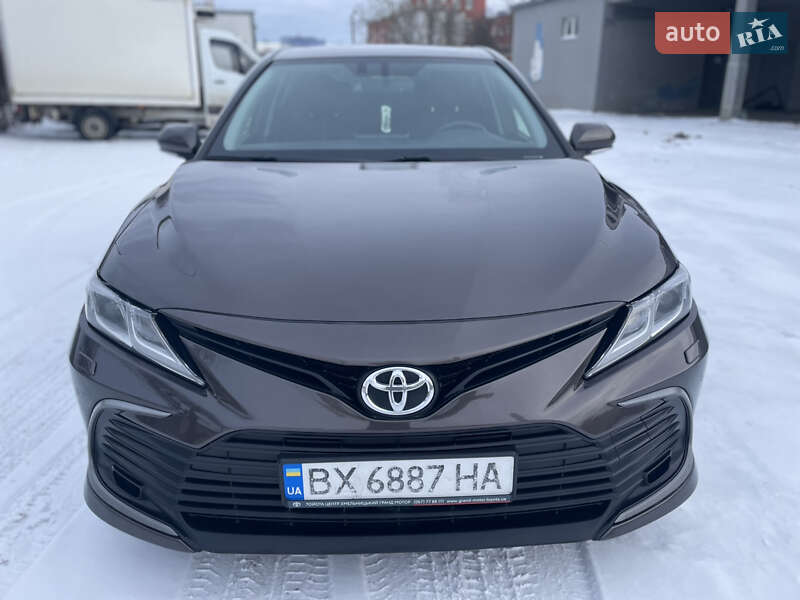 Toyota Camry 2021