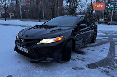 Седан Toyota Camry 2018 в Дніпрі