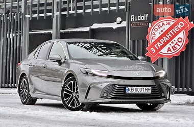 Седан Toyota Camry 2024 в Києві