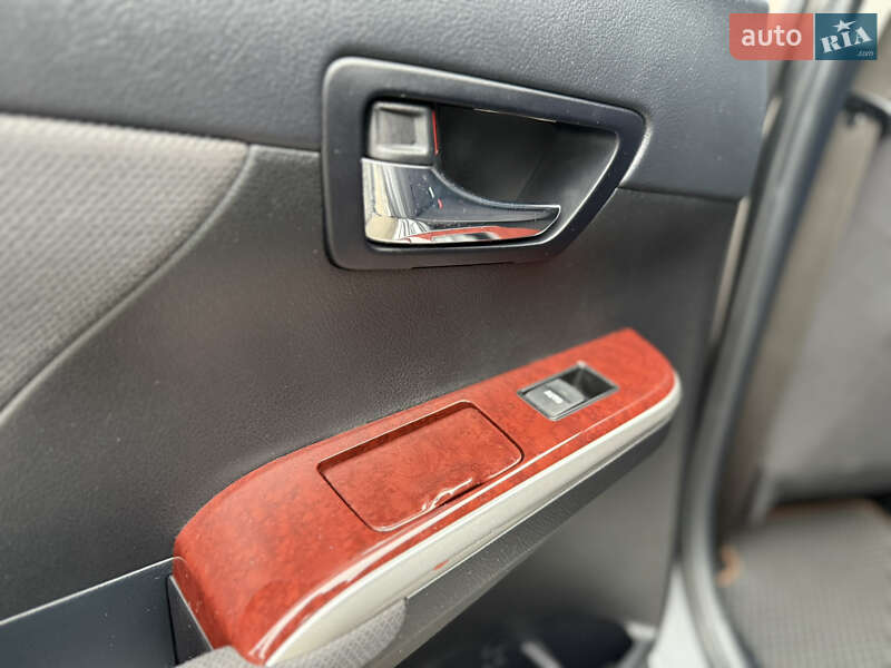 Седан Toyota Camry 2012 в Дніпрі