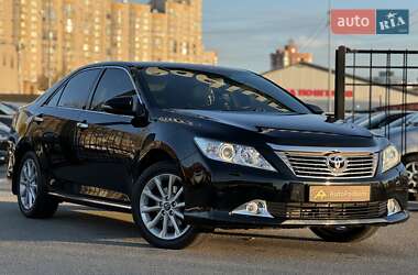 Седан Toyota Camry 2013 в Киеве