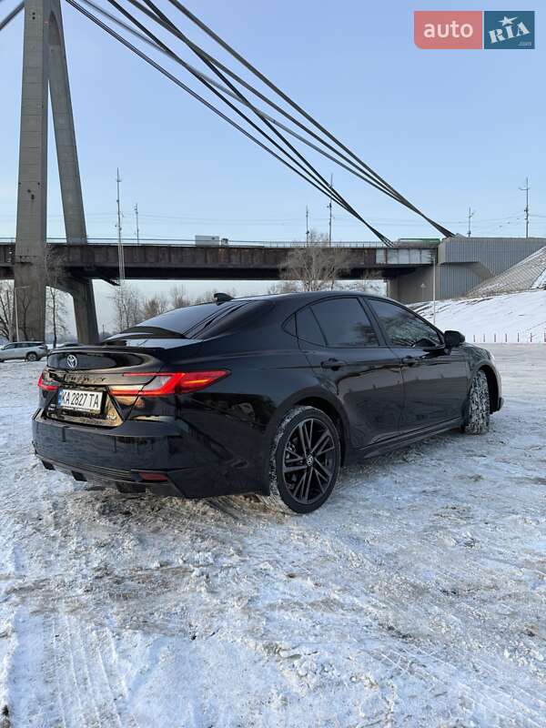 Седан Toyota Camry 2024 в Києві