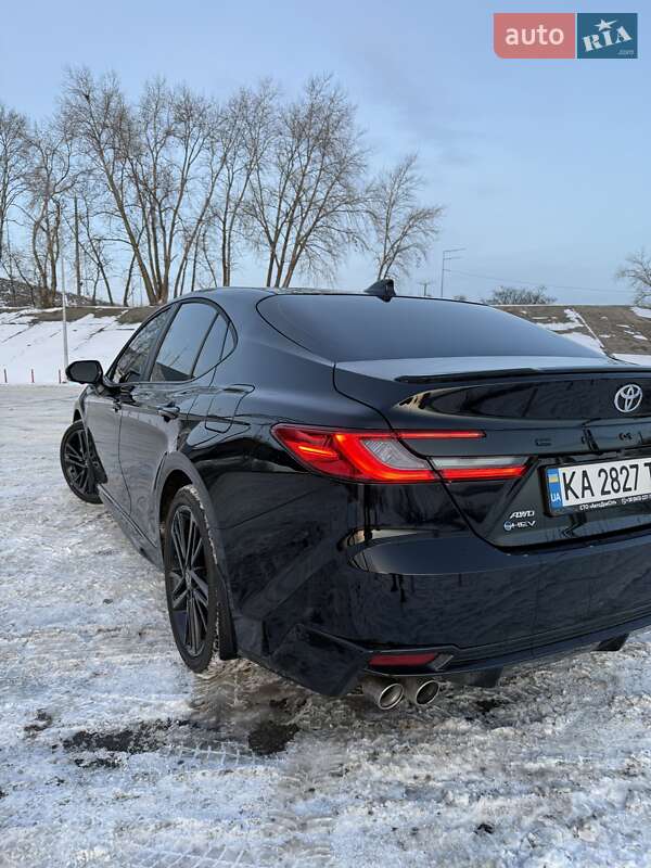 Седан Toyota Camry 2024 в Києві
