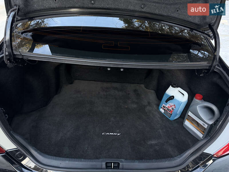 Седан Toyota Camry 2014 в Житомирі
