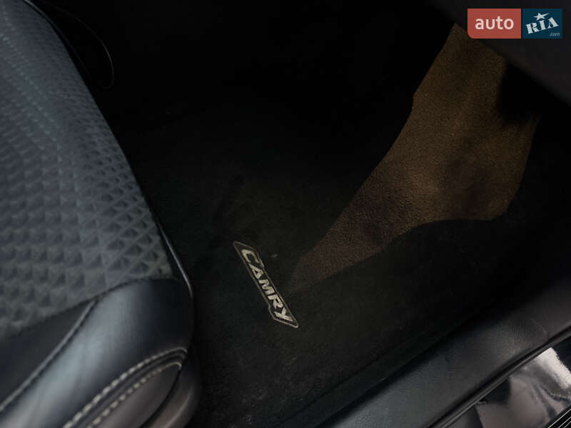 Седан Toyota Camry 2014 в Житомирі