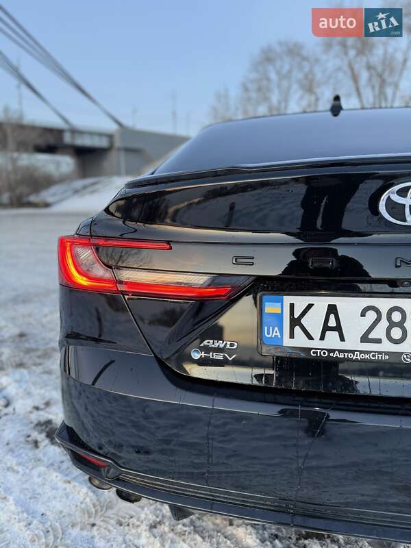 Седан Toyota Camry 2024 в Києві