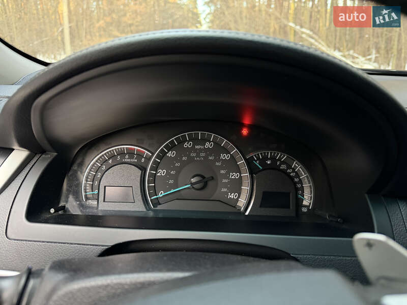 Седан Toyota Camry 2014 в Житомирі