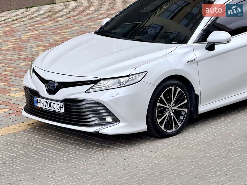 Седан Toyota Camry 2020 в Одессе