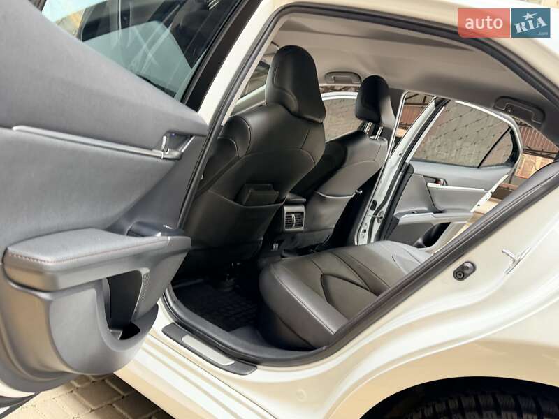 Седан Toyota Camry 2020 в Одессе