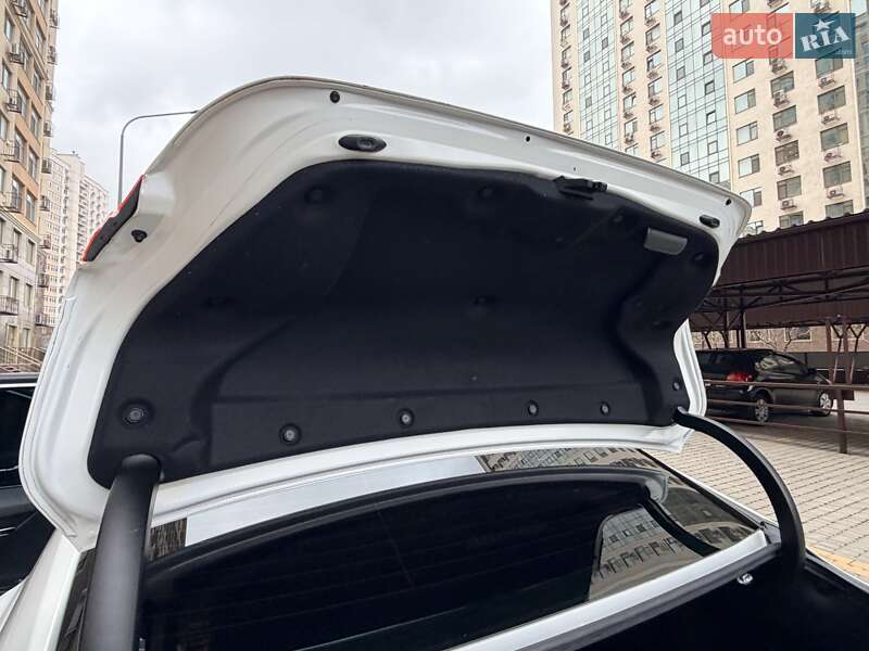 Седан Toyota Camry 2020 в Одессе