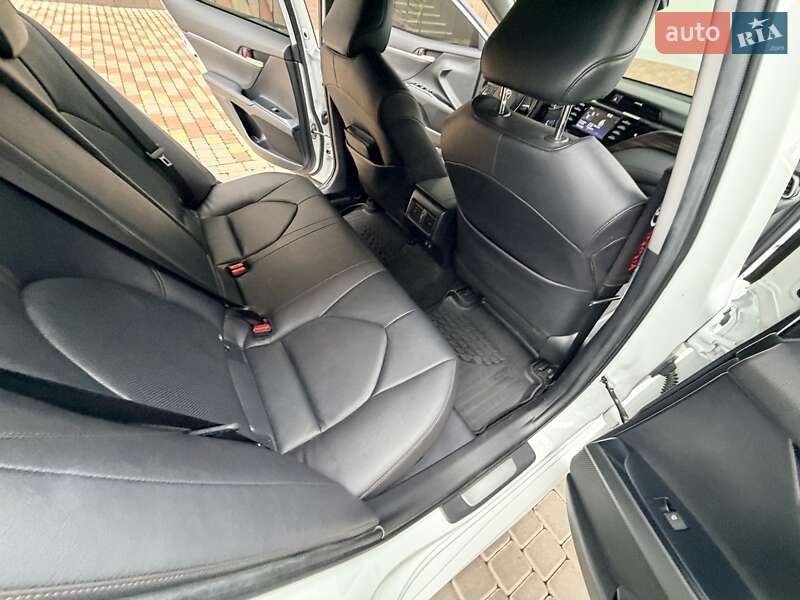 Седан Toyota Camry 2020 в Одессе