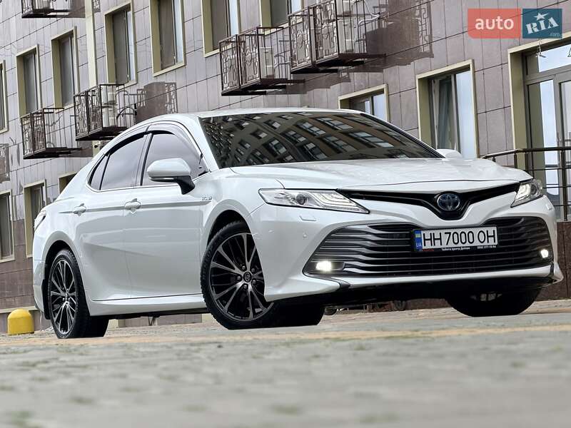 Седан Toyota Camry 2020 в Одессе