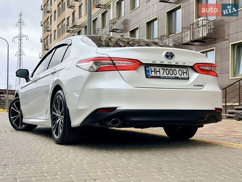 Седан Toyota Camry 2020 в Одессе