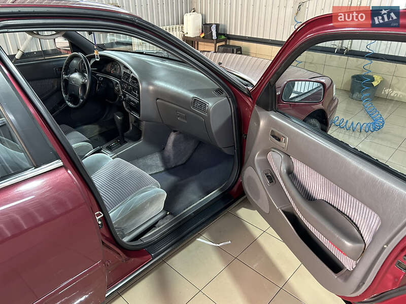 Седан Toyota Camry 1993 в Черноморске