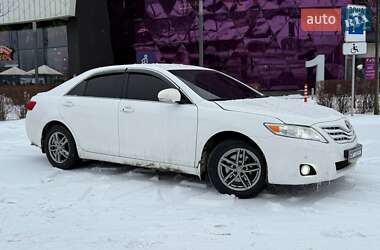 Седан Toyota Camry 2009 в Киеве