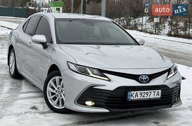 Седан Toyota Camry 2023 в Києві