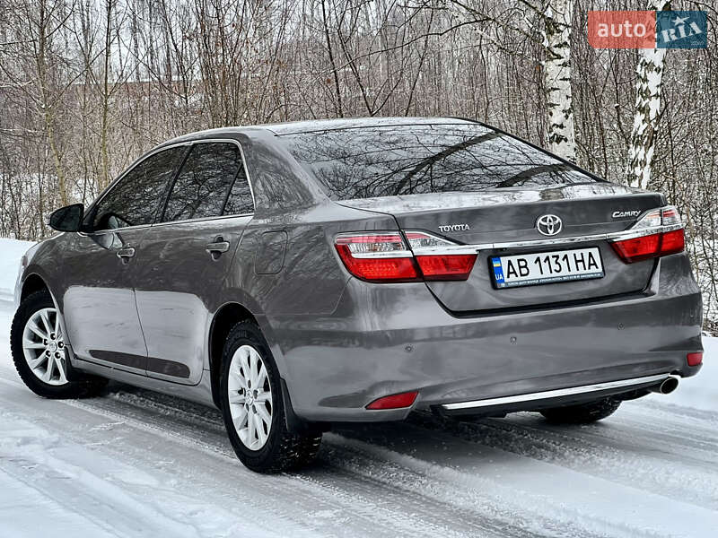Седан Toyota Camry 2017 в Виннице