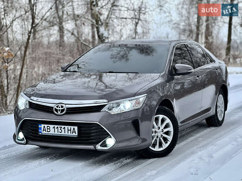 Седан Toyota Camry 2017 в Виннице
