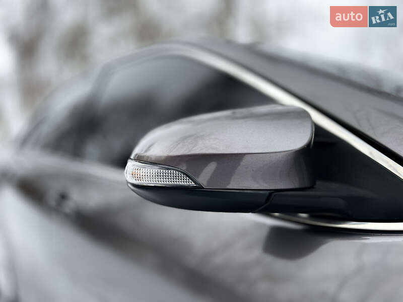 Седан Toyota Camry 2017 в Виннице