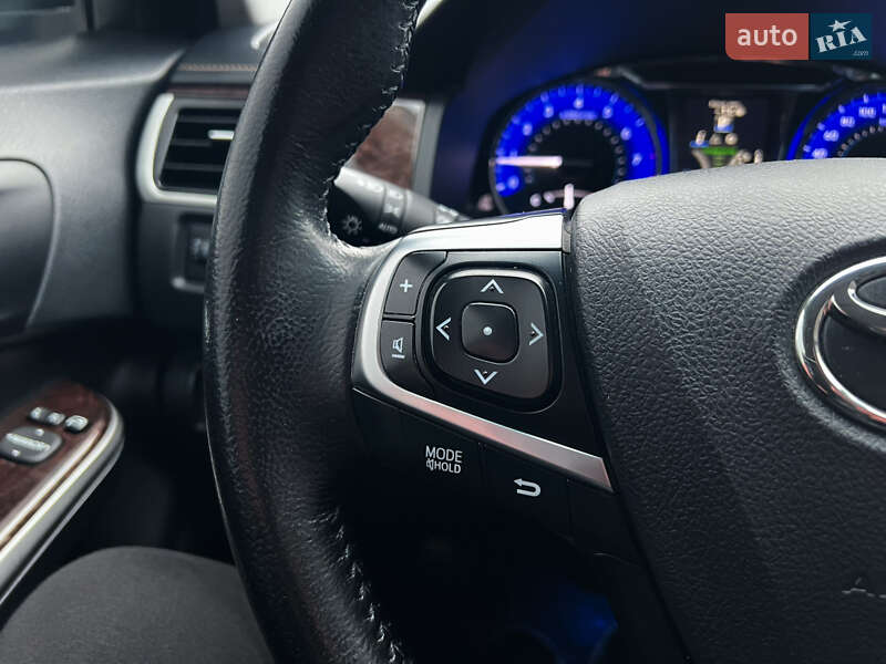 Седан Toyota Camry 2017 в Виннице