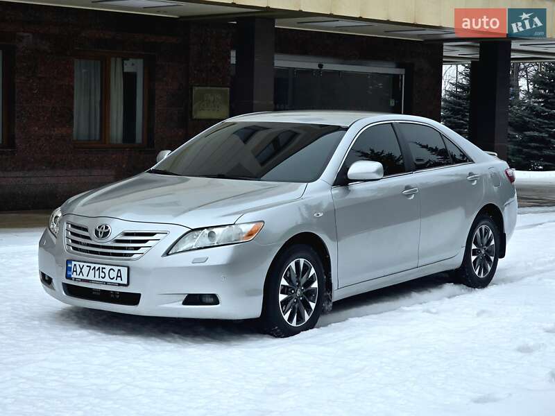 Седан Toyota Camry 2008 в Харькове
