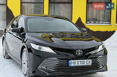 Седан Toyota Camry 2017 в Староконстантинове