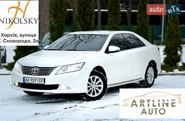 Седан Toyota Camry 2012 в Харькове