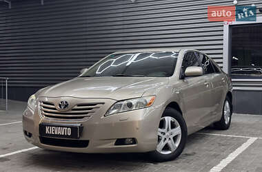 Седан Toyota Camry 2007 в Києві