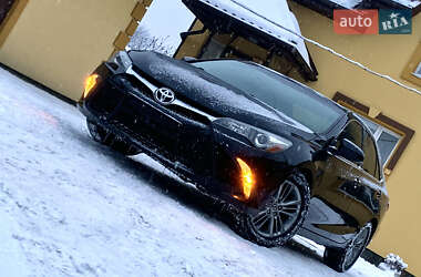 Седан Toyota Camry 2015 в Івано-Франківську