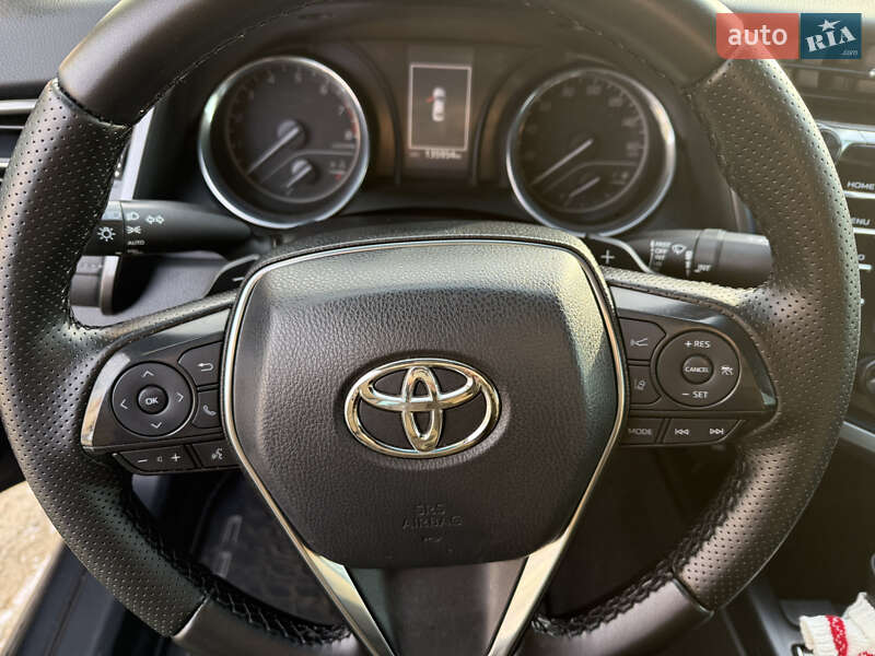 Седан Toyota Camry 2019 в Одессе