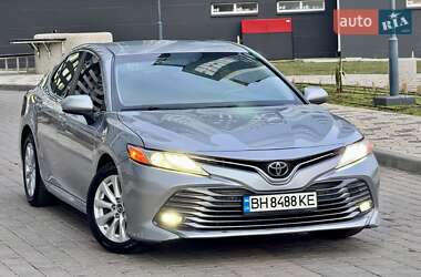 Седан Toyota Camry 2019 в Одессе