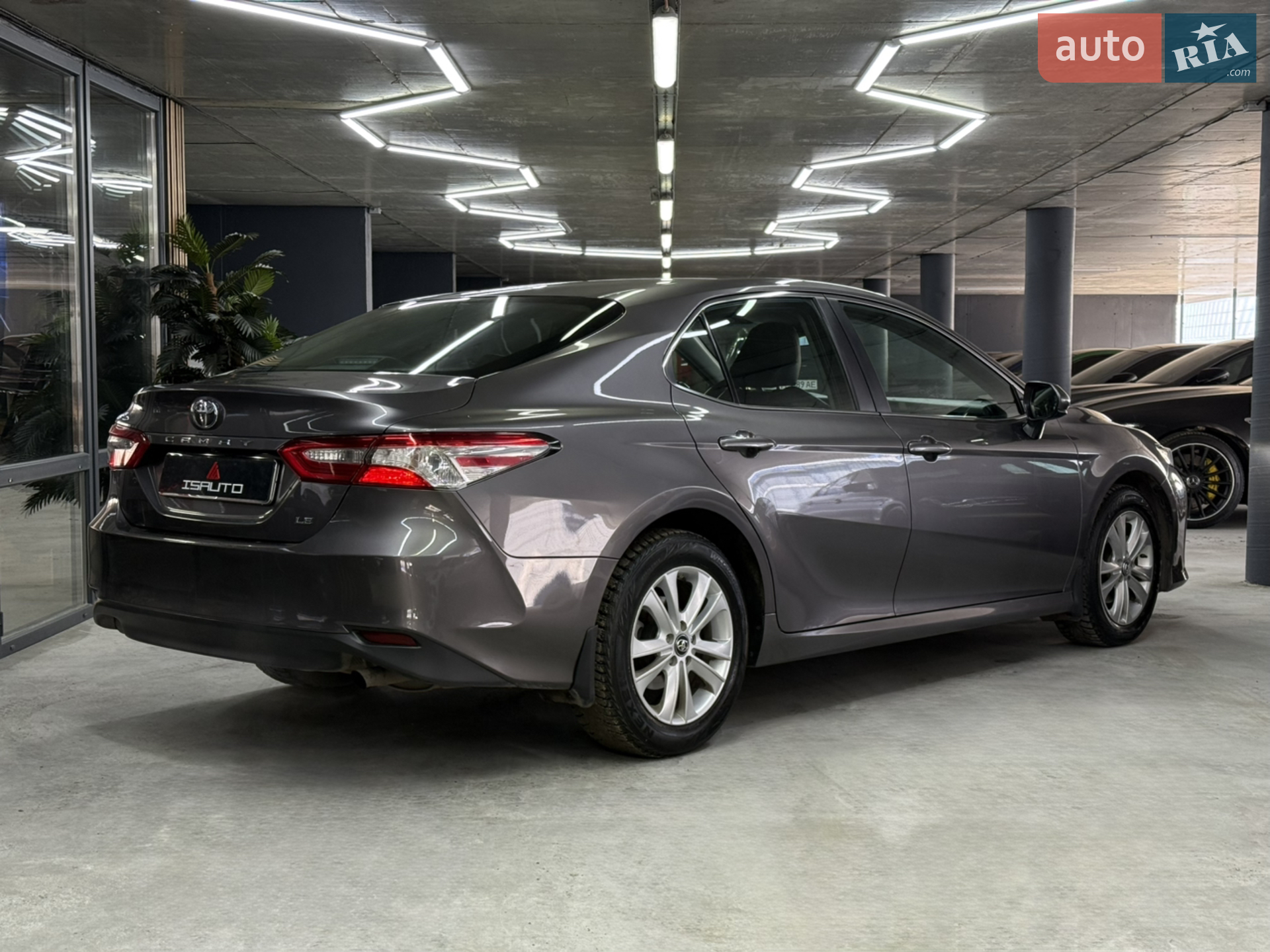 2017 Toyota Camry - мініатюра 16