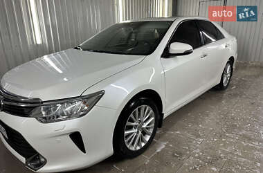 Седан Toyota Camry 2015 в Киеве