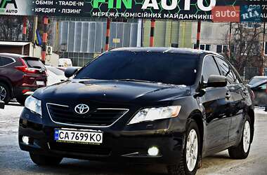 Седан Toyota Camry 2008 в Черкасах