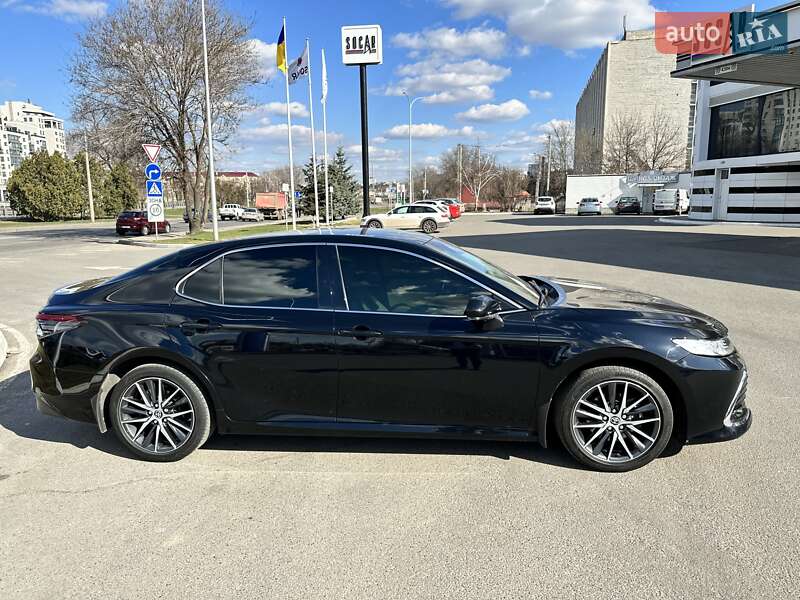 Седан Toyota Camry 2022 в Харькове