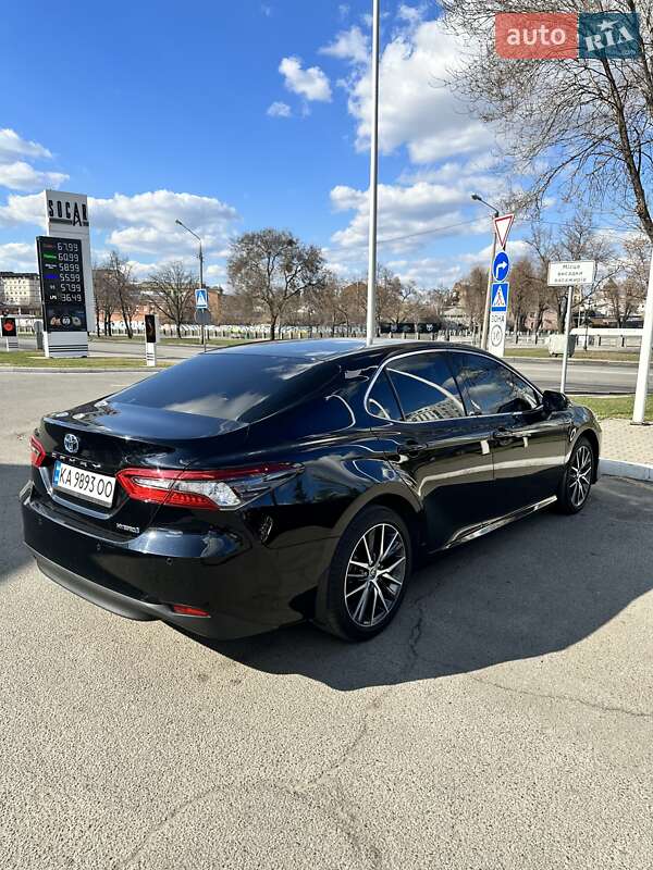 Седан Toyota Camry 2022 в Харькове