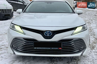 Седан Toyota Camry 2020 в Києві