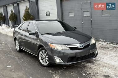 Седан Toyota Camry 2013 в Дніпрі